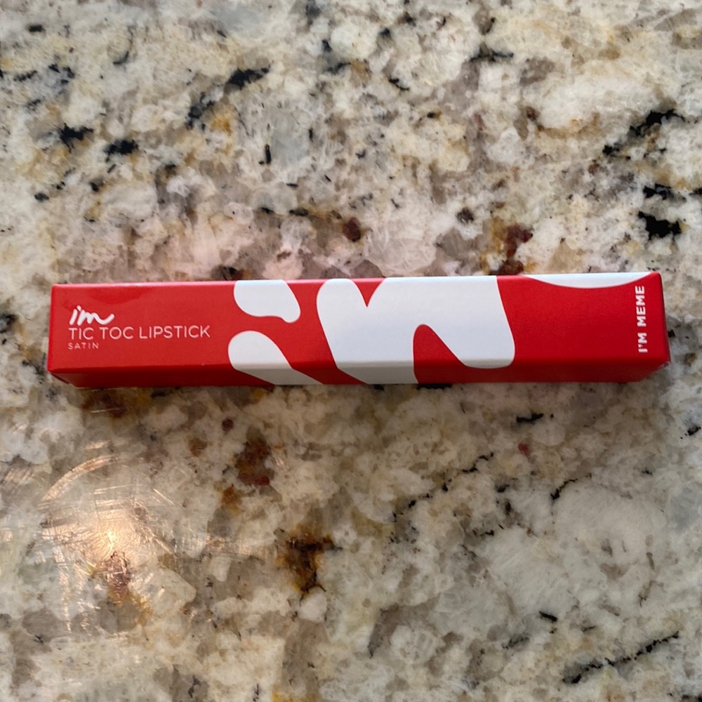 im tic toc lipstick.